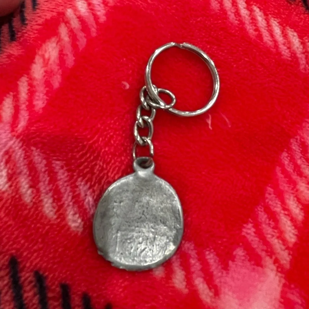 Silver pewter antique Keychain with Engraved Design